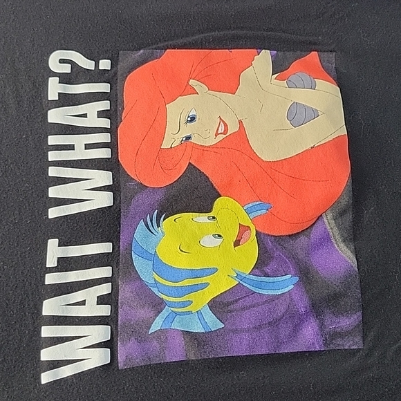 5/$15 Disney Little Mermaid Junior Medium tshirt 7-9 M - Picture 1 of 4